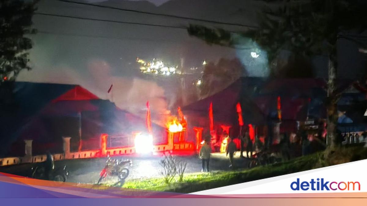 Tujuh Kantor Pemerintah di Puncak Papua Tengah Terbakar Akibat Aksi Massa