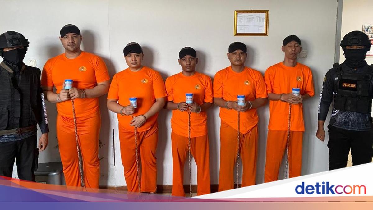 ---
Ammar Zoni Kembali ke Lapas Nusakambangan Setelah Divonis Kasus Narkoba

---