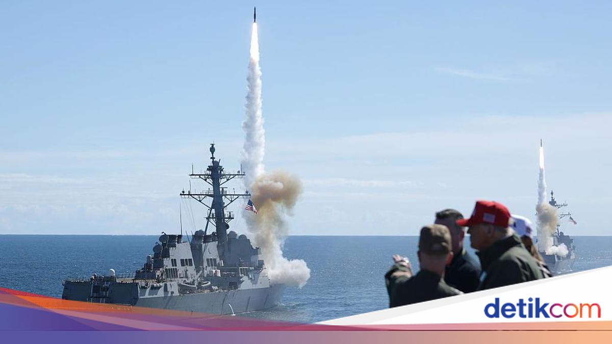 AS Serang Tujuh Kapal Iran, Proyek Kebebasan di Selat Hormuz Dimulai