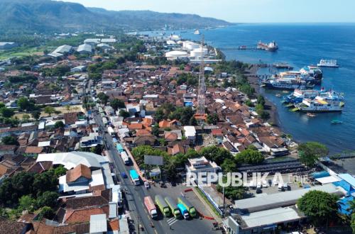 ASDP Siapkan 24 Kapal untuk Atasi Antrean Kendaraan di Pelabuhan Ketapang