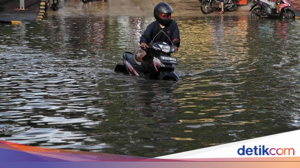 Banjir Meluas di Jakarta, 55 RT dan 3 Ruas Jalan Terendam