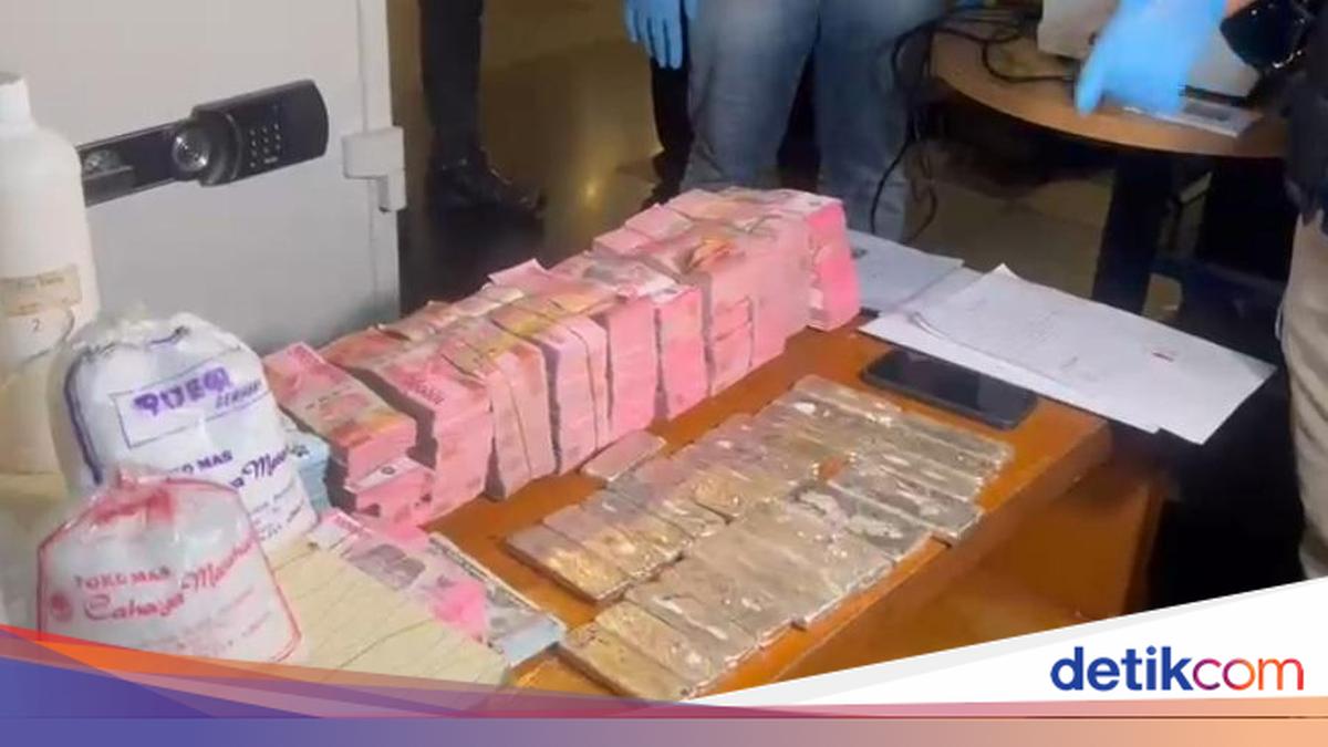 ---
Dua Warga Negara India Ditangkap Bareskrim karena Selundupkan Emas ke Dubai

---