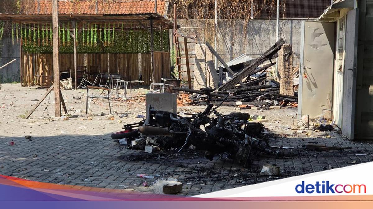 ---
Bentrokan di Menteng Jakarta Pusat Mengakibatkan Satu Korban Jiwa

---