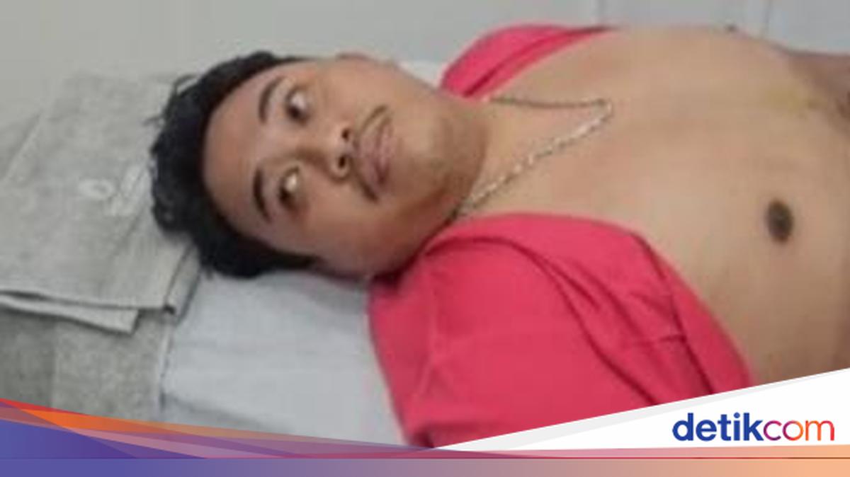 ---
Pengedar Narkoba Terkenal Ditangkap Saat Sedang Menjalani Perawatan Kecantikan

---