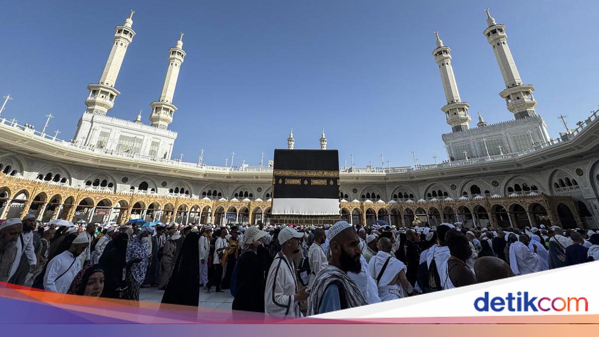 ---
Calon Jemaah Haji Menggugat Kuota Haji Khusus ke MK

---