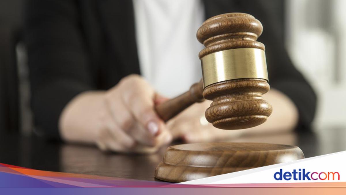 ---
Aturan Baru Praperadilan Diterbitkan oleh Mahkamah Agung untuk Cegah Kasus Berlarut-larut

---