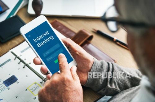 DPR Tuntut Penjelasan dari Bank Mandiri Terkait Pemblokiran Rekening Aktivis Pati