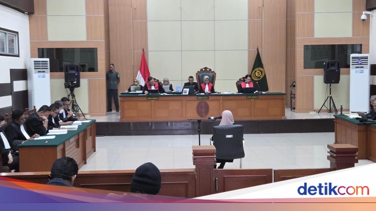 dr Tifa Dituduh Fitnah dan Pencemaran Nama Baik Presiden Jokowi