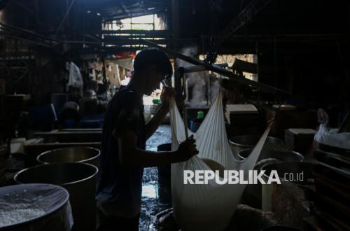 Ekonomi Indonesia Tumbuh, Namun Rupiah Melemah: INDEF Soroti Kualitas Pertumbuhan