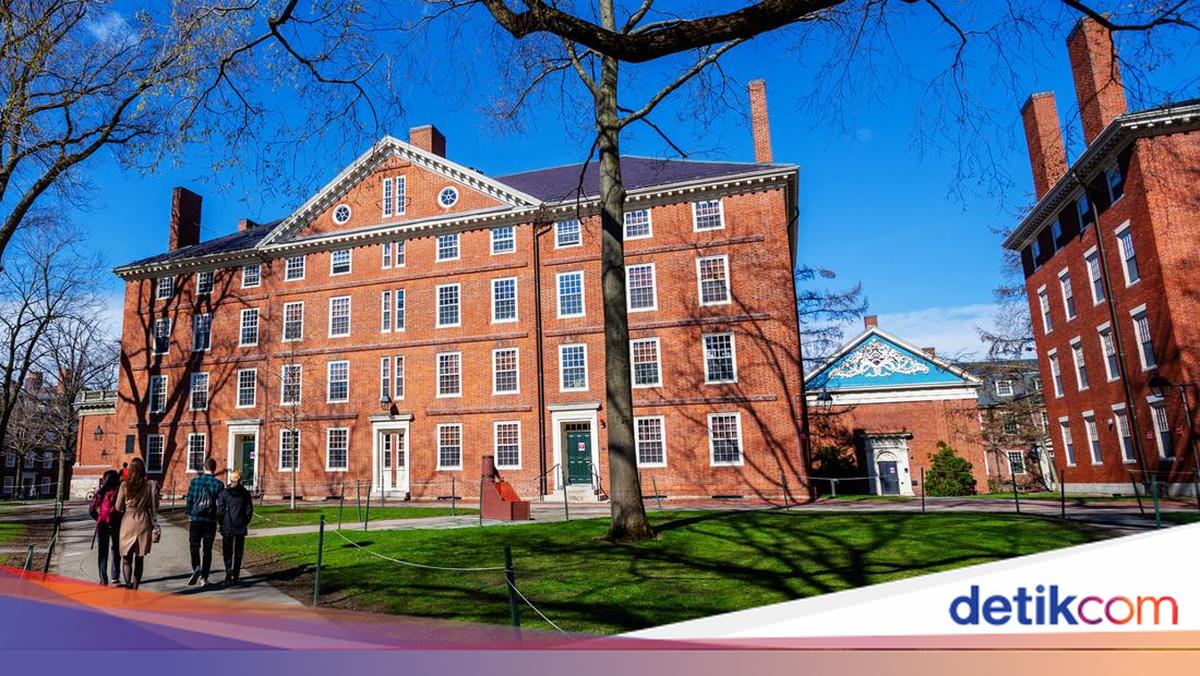 Aturan Visa Baru Memaksa Mahasiswa Asing Harvard Tinggal di AS Sebelum 15 September