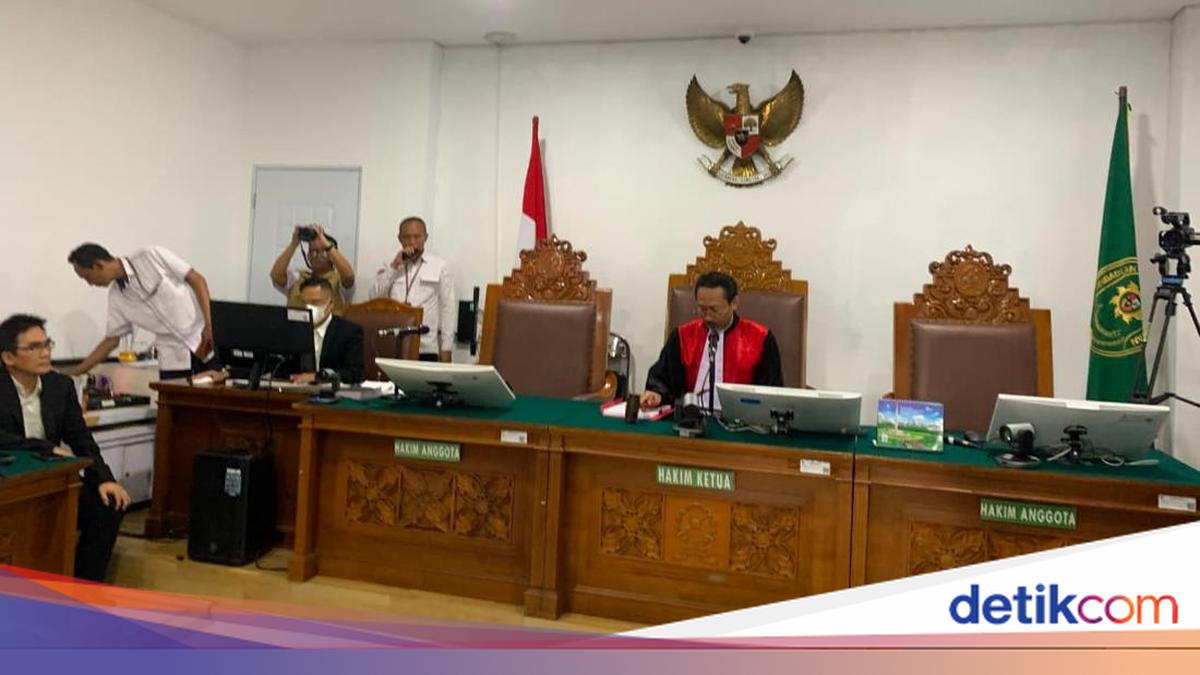 Hakim Tolak Permohonan Praperadilan Roy Suryo Terkait Kasus Fitnah