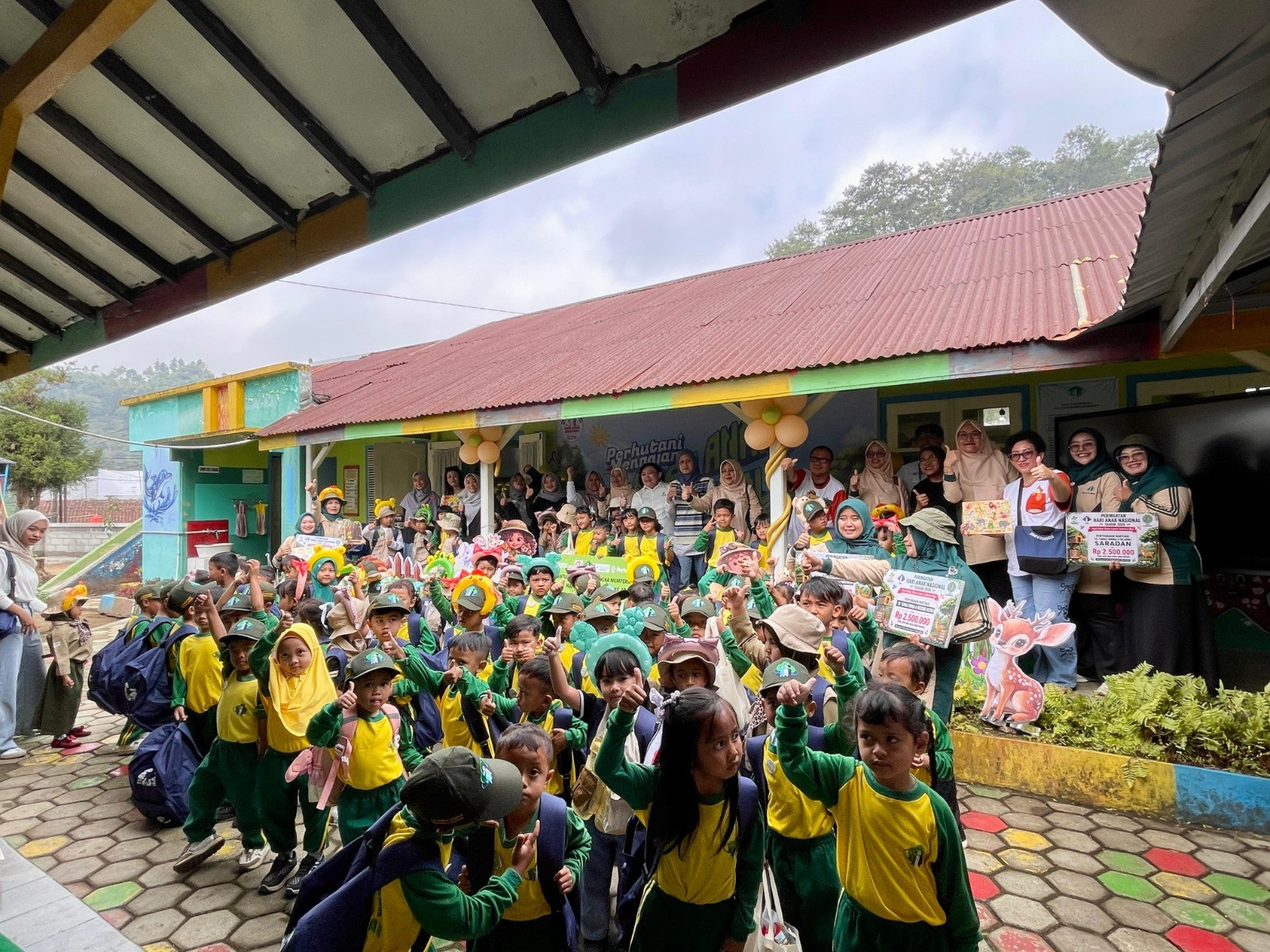 Perhutani Rayakan Hari Anak Nasional 2026 dengan Dukungan Pendidikan di Bumijawa