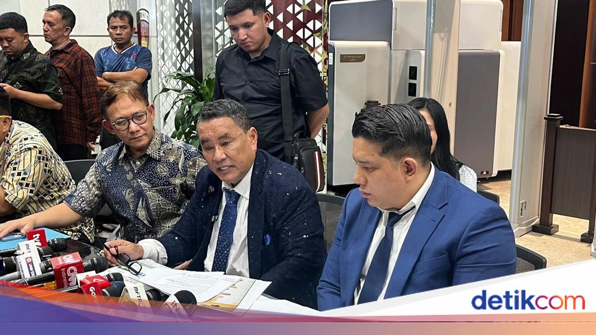 Hotman Paris Menegaskan Tak Mencari Popularitas dalam Pembelaan Terhadap Febrie Adriansyah