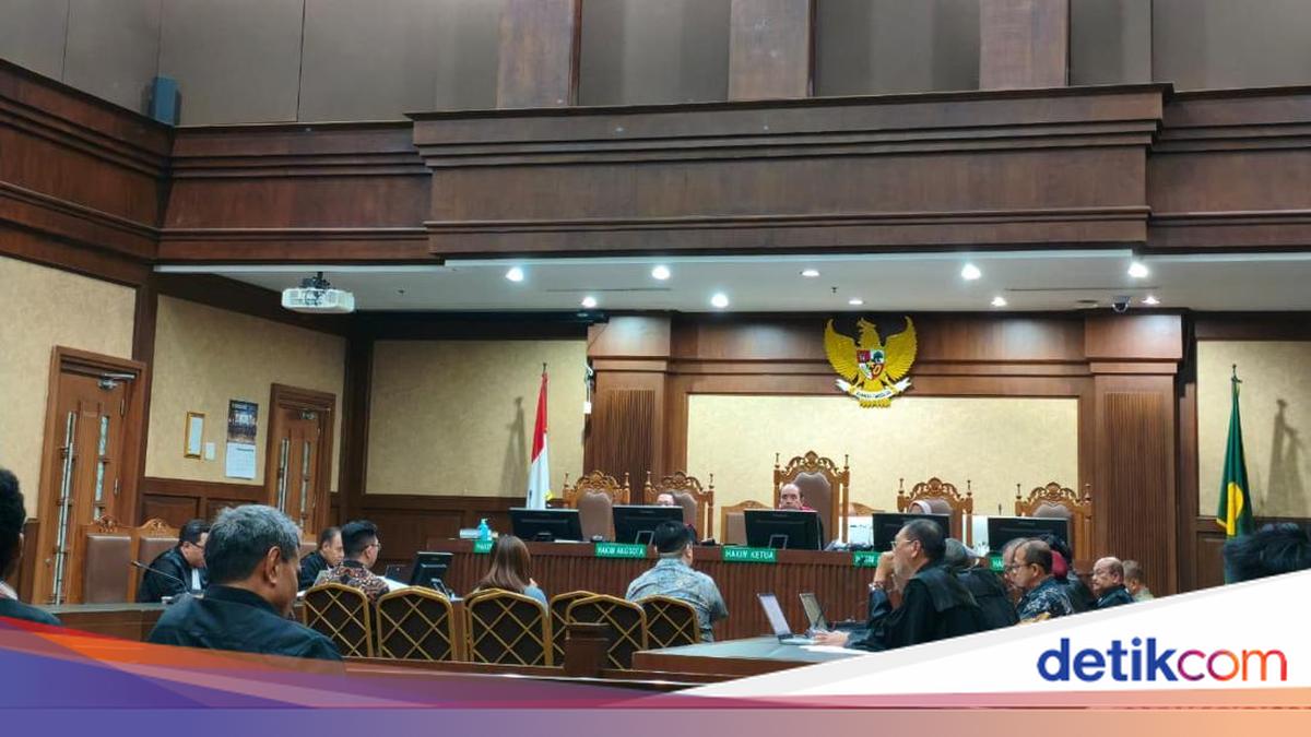 Kasus Suap Bea Cukai: HRD BlueRay Ungkap Penyiapan 13 Amplop