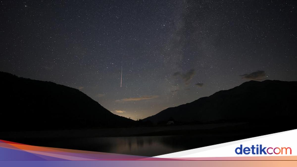 Saksikan Hujan Meteor Perseid Dini Hari Ini dengan Cara yang Tepat