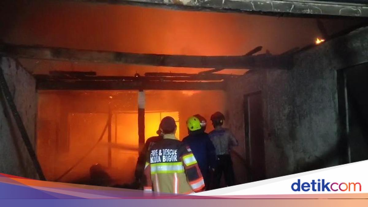 ---
Tragedi Kebakaran di Bogor: Seorang Ibu Tewas Saat Menyelamatkan Anaknya

---