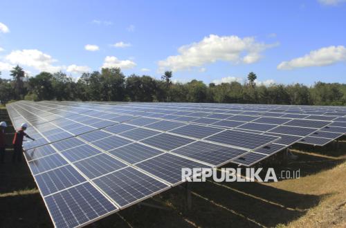 Indonesia Luncurkan Proyek PLTS 100 GW dengan Investasi Besar