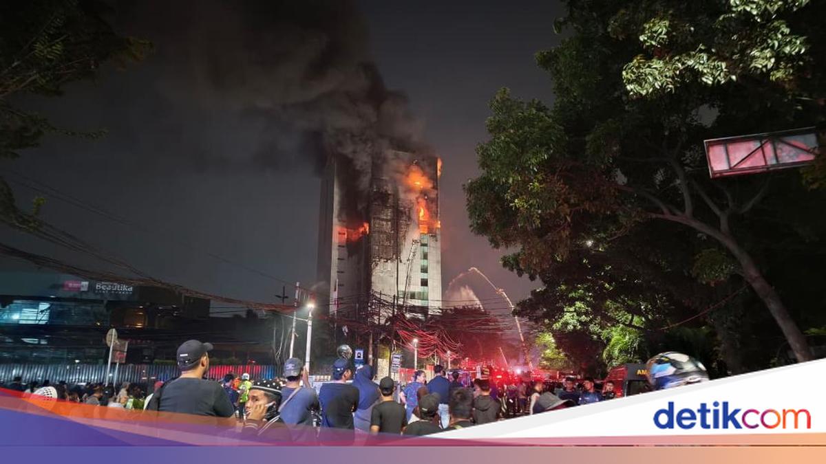 Penutupan Jalan Abdul Muis Akibat Kebakaran Gedung Bapenda DKI Berlanjut