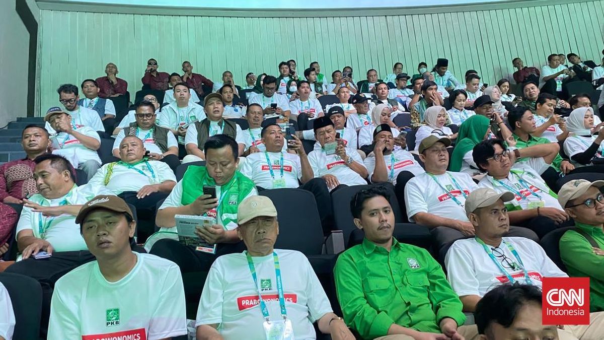 Kader PKB Seragam Mengenakan Kaos 'Prabowonomics' di Harlah ke-28