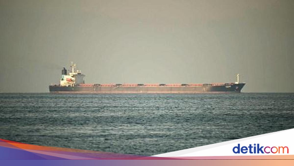 Kapal Tanker Minyak China Diserang di Selat Hormuz