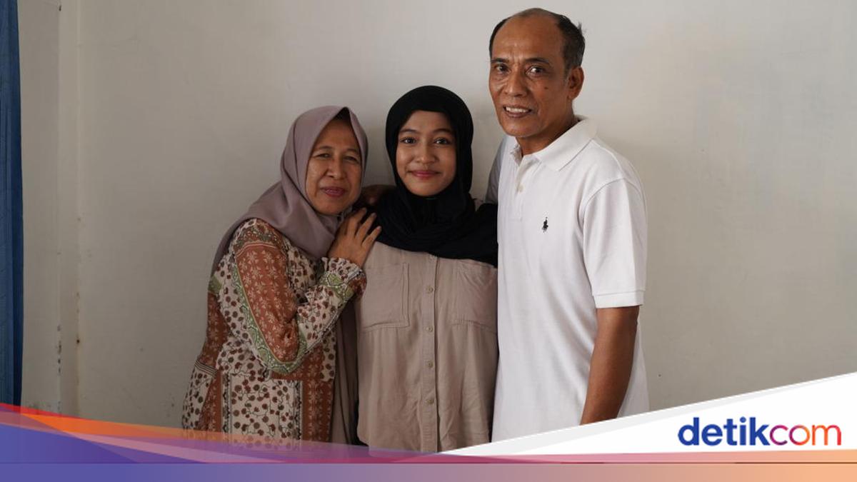 Kisah Inspiratif Andini, Anak Tukang Bengkel yang Berhasil Masuk UGM dengan Beasiswa