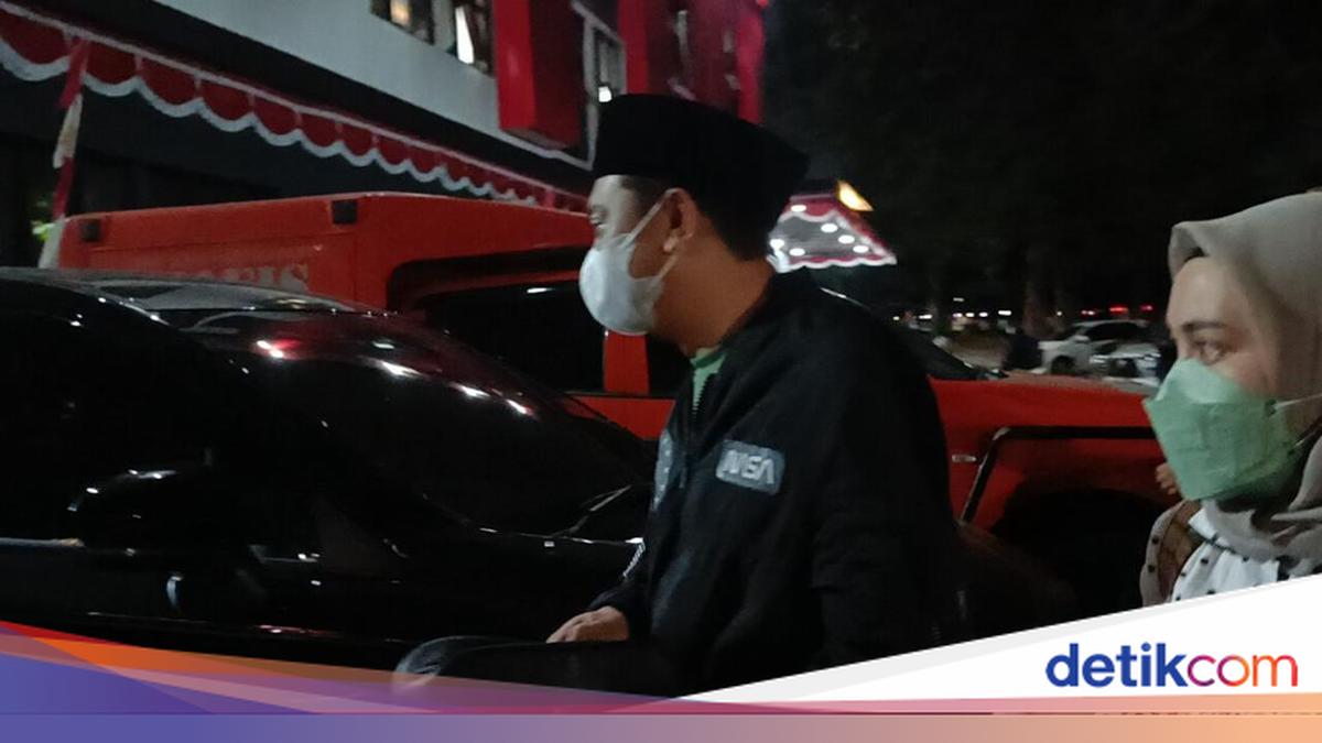 ---
KPK Mengamankan Lima Orang dari Banyumas Menuju Jakarta, Termasuk Wakil Rektor Unsoed

---