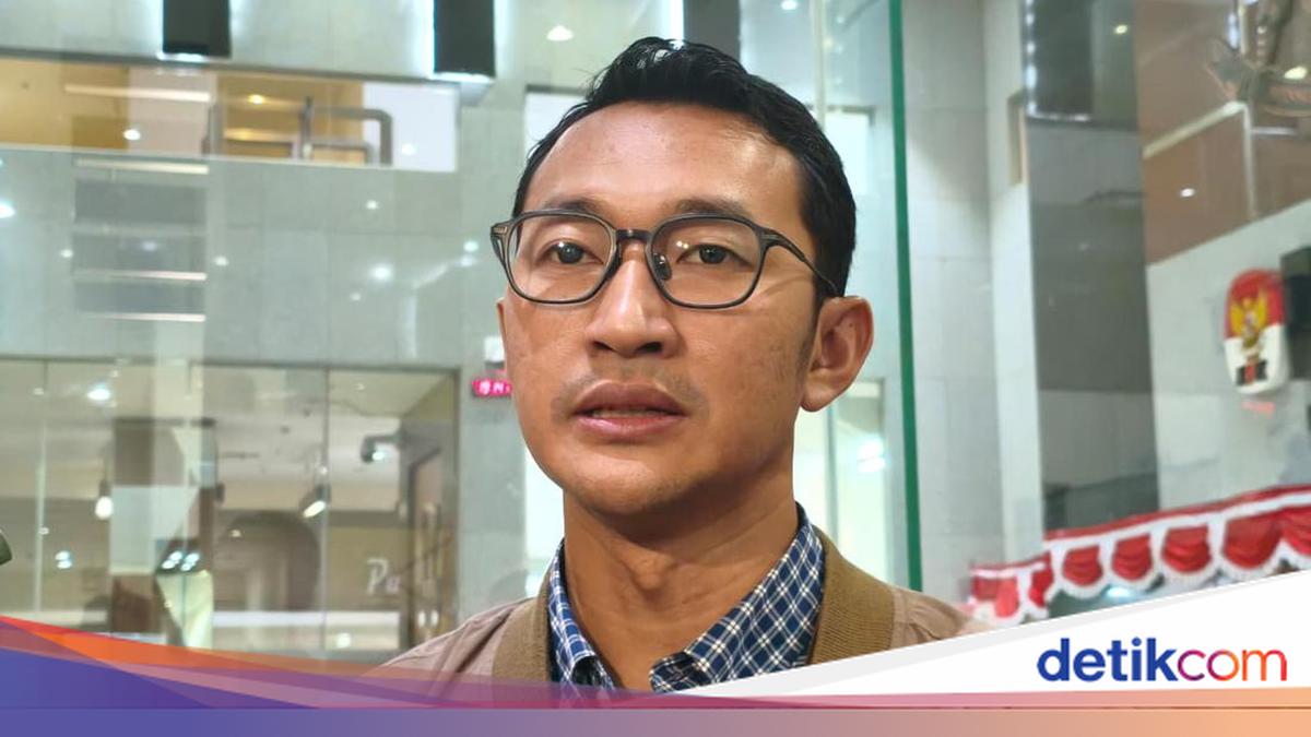 ---
KPK Periksa Yuddy Renaldi Terkait Kasus Korupsi Pengadaan Iklan BJB

---