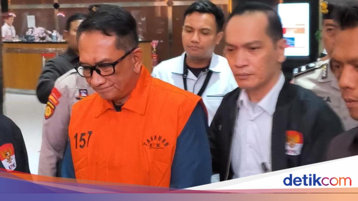 ---
KPK Menahan Gatot Heroe, Pejabat Bea Cukai Terkait Kasus Suap Impor

---