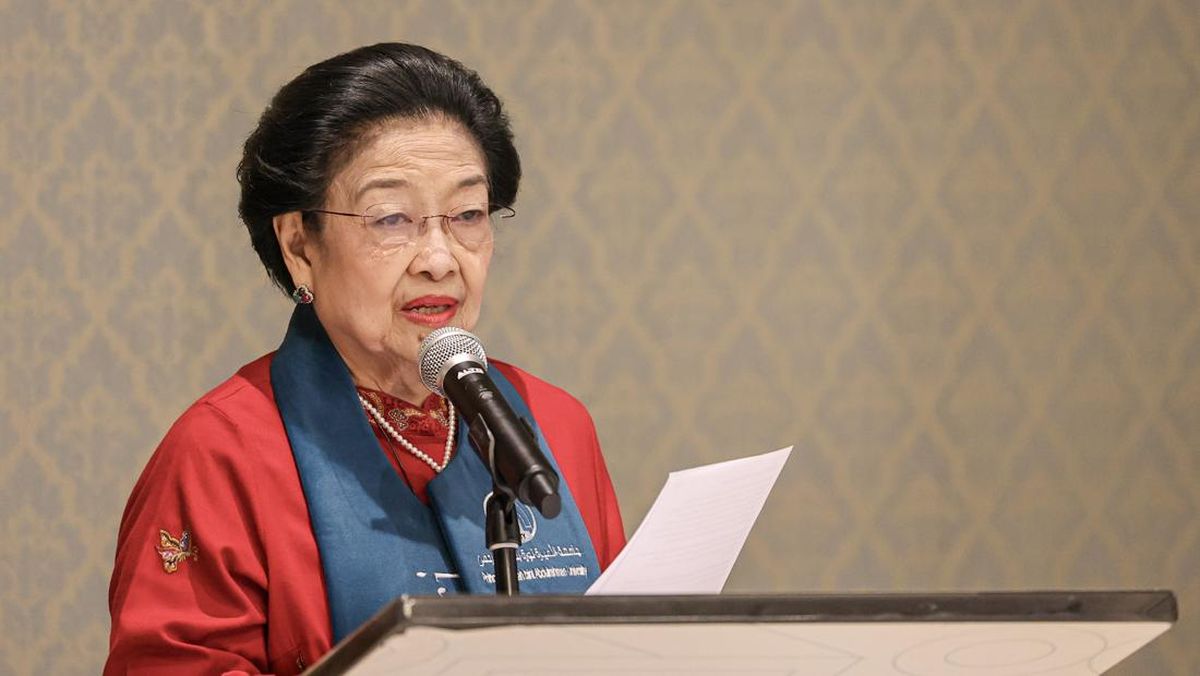 Megawati Soekarnoputri Memimpin Upacara Peringatan HUT ke-81 RI di Sekolah Partai PDIP