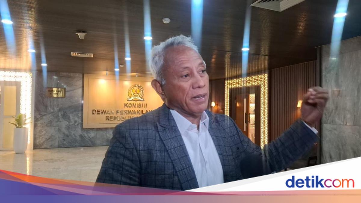 ---
Mahkamah Konstitusi Tegaskan Jakarta Tetap Ibu Kota, PDIP Sarankan Gibran Bekerja di IKN

---