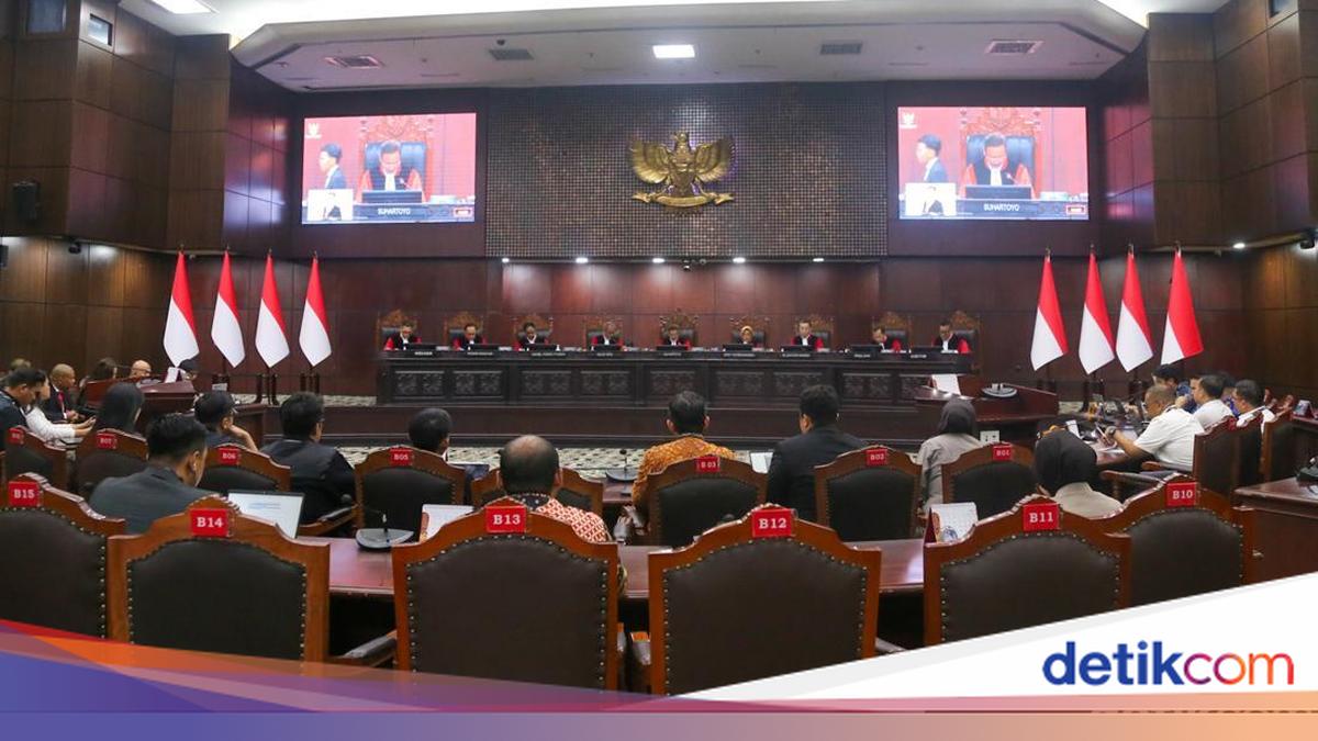 ---
Mahkamah Konstitusi Tolak Gugatan Mahasiswa Terkait UU Pilkada

---