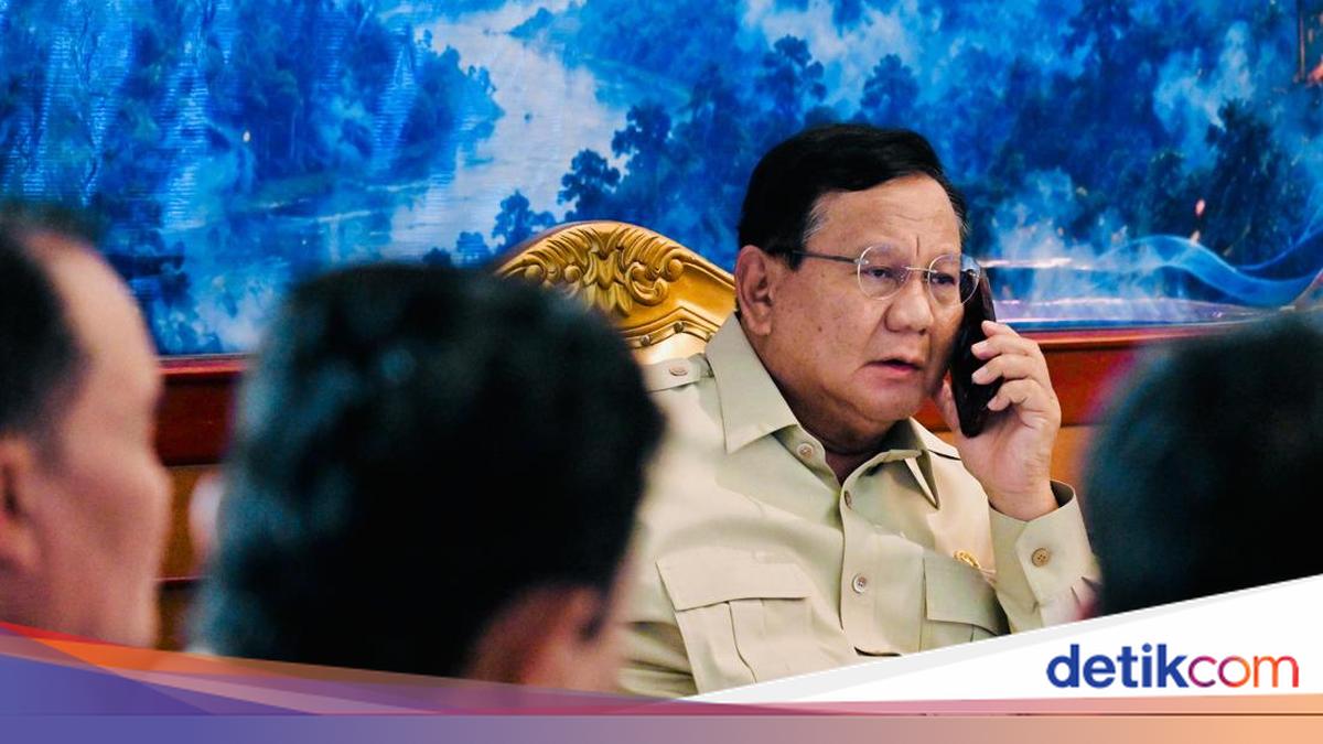 Prabowo Berkomunikasi di Tengah Rapat untuk Memperkuat Penanganan Karhutla