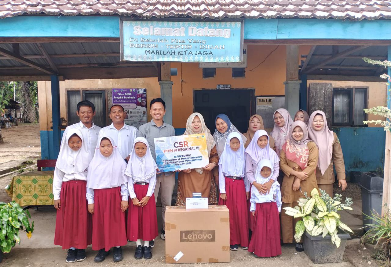 PalmCo Berikan Bantuan Komputer ke Sekolah untuk Tingkatkan Literasi Digital di Daerah Terpencil