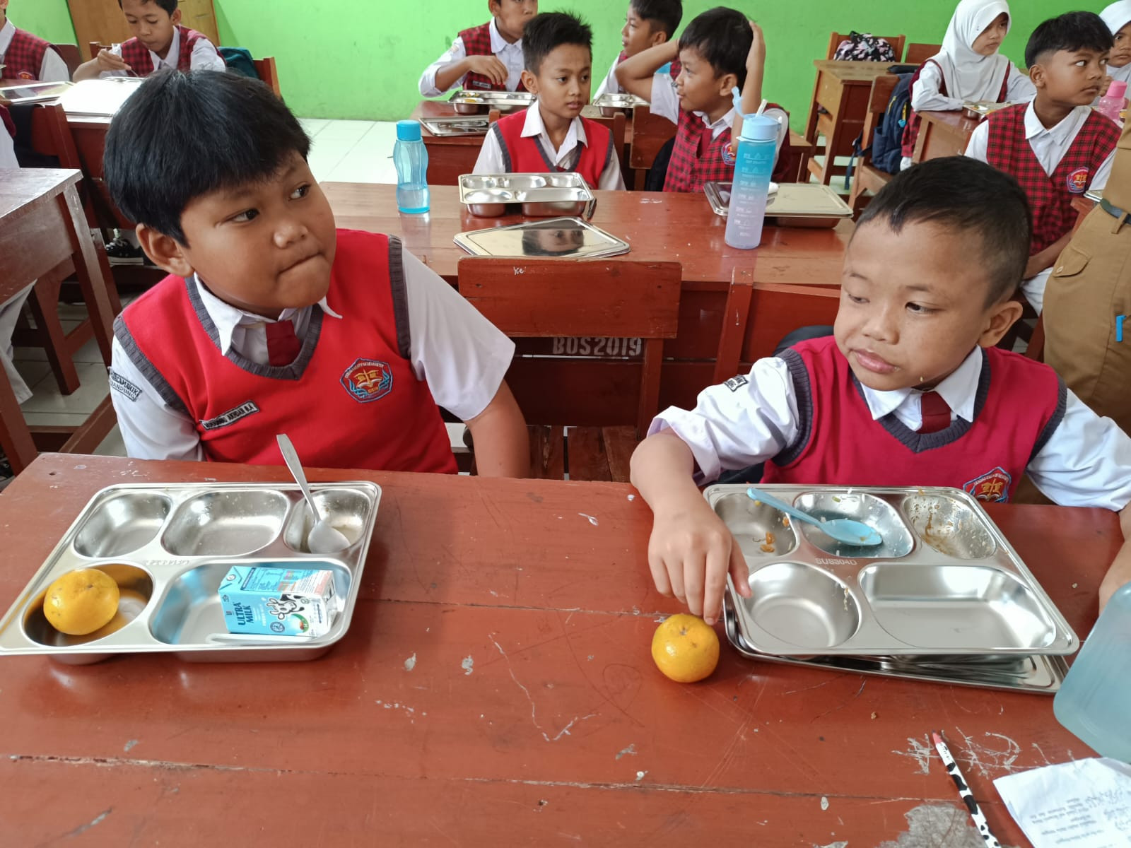 Perbandingan Anggaran Program Makan Bergizi dan Pendidikan dalam Rancangan APBN 2027