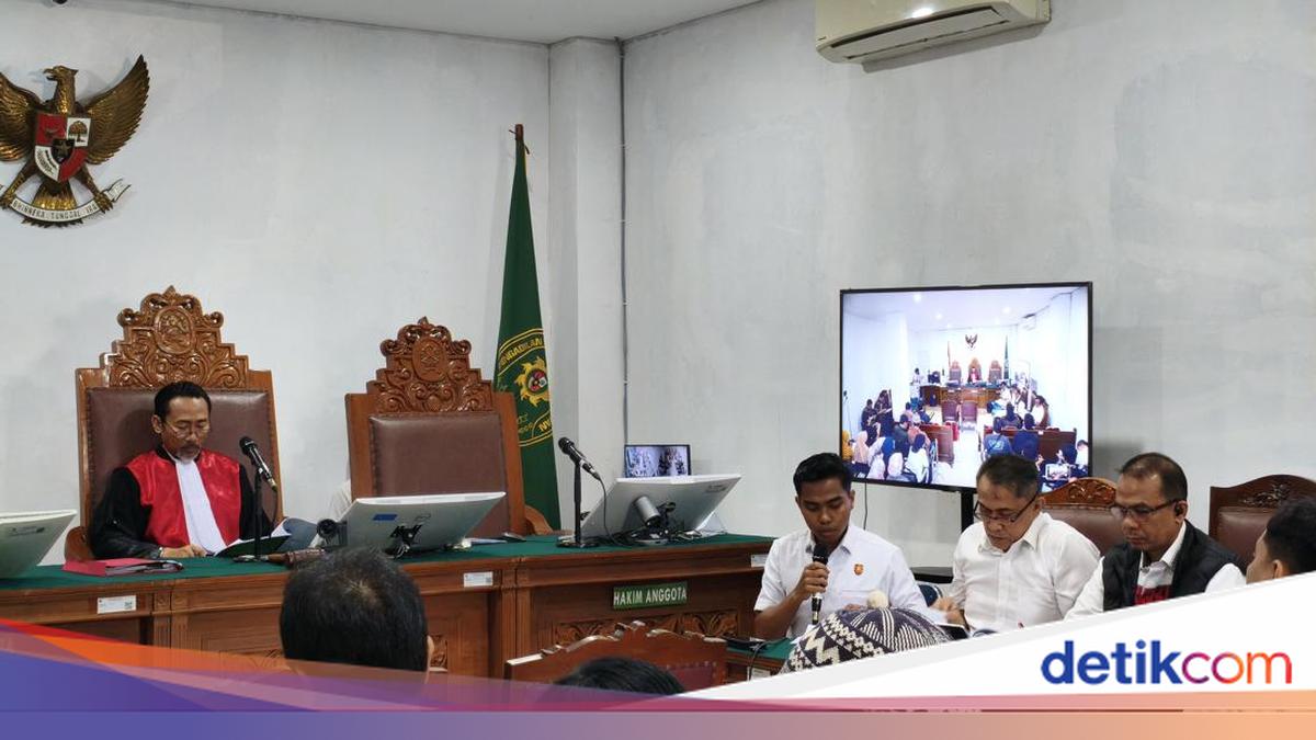 ---
Polda Metro Jaya Minta Hakim Tolak Praperadilan Roy Suryo Terkait Status Tersangka

---