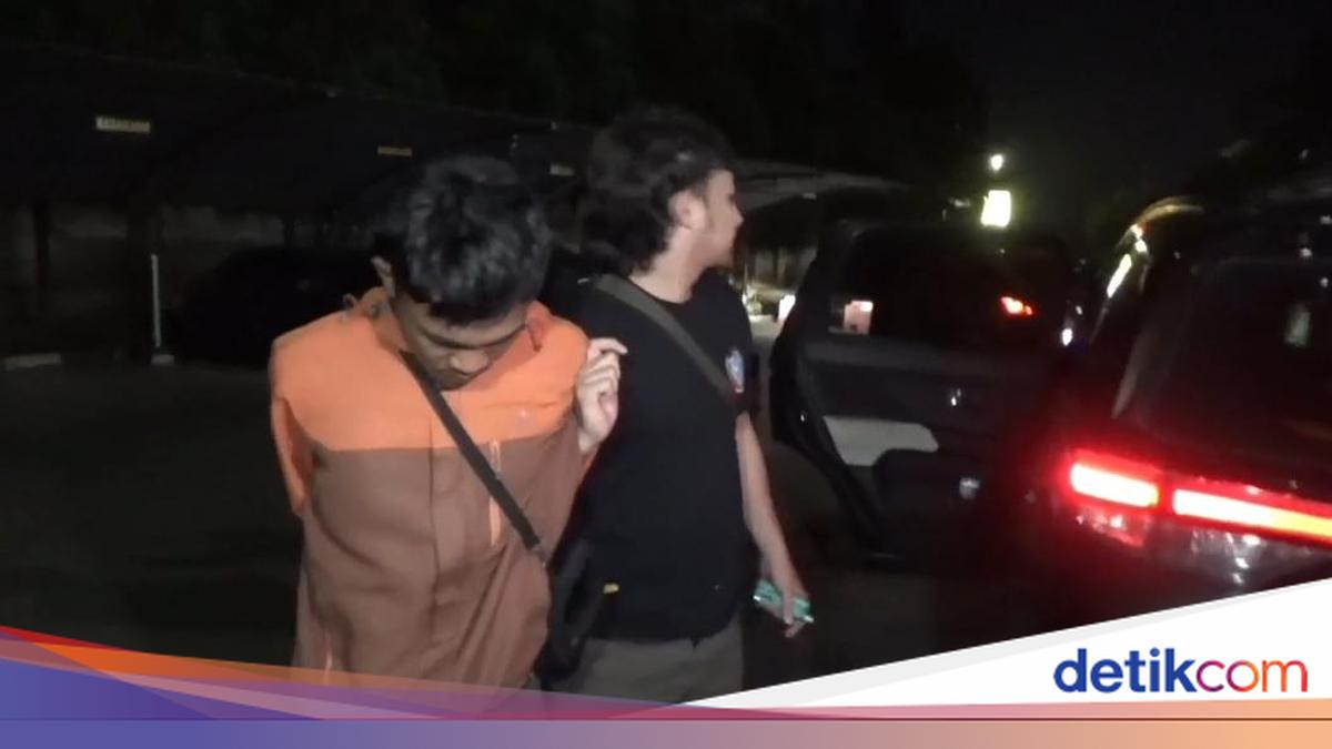 ---
Polisi Mengungkap Alasan Pemotor Menodong dan Melindas Mahasiswi Unpad

---