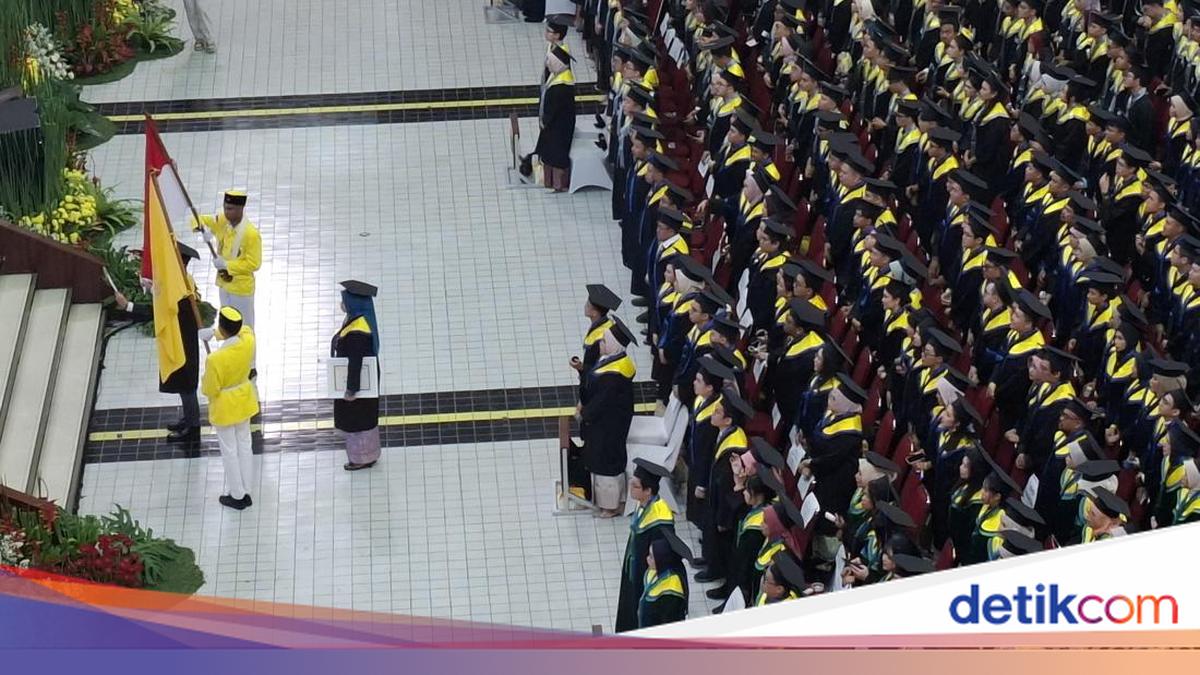 Wisuda Universitas Indonesia: 4.141 Mahasiswa Raih Predikat Cum Laude
