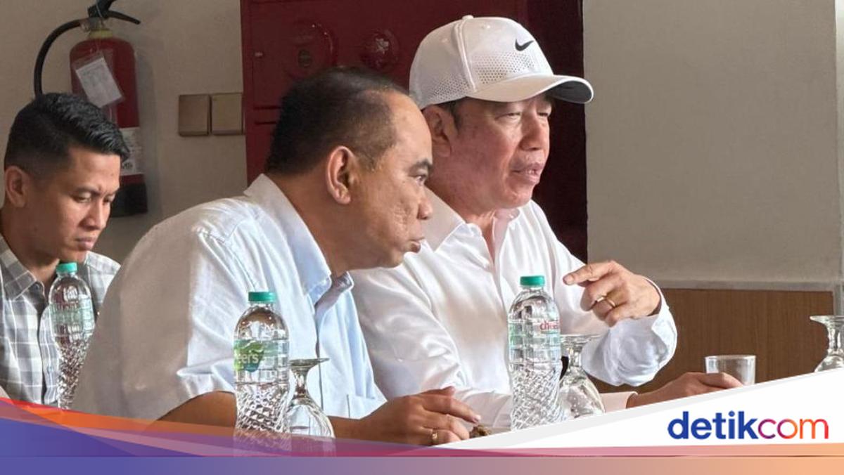---
Jokowi Siap Keliling Indonesia Setelah Pulih 99 Persen

---