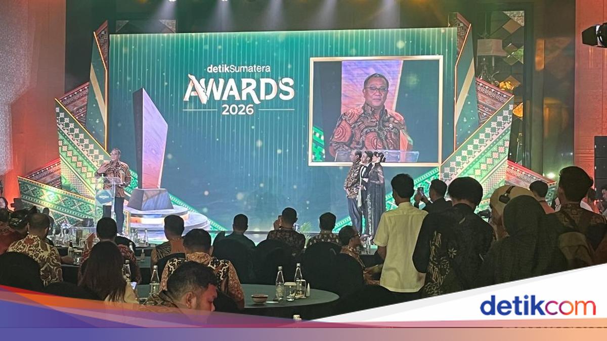 Jumhur Hidayat Terima detikSumatera Awards, Soroti Upaya Penyelamatan Lingkungan