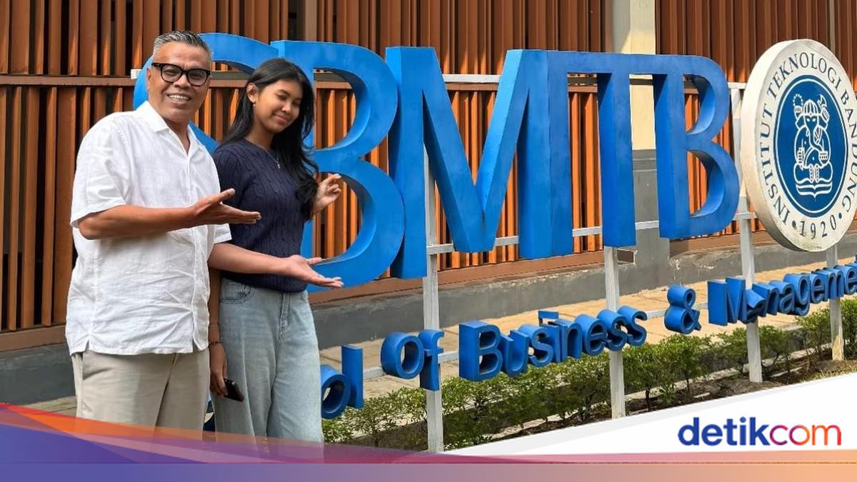 Kebanggaan Abdel Achrian atas Penerimaan Anaknya di ITB
