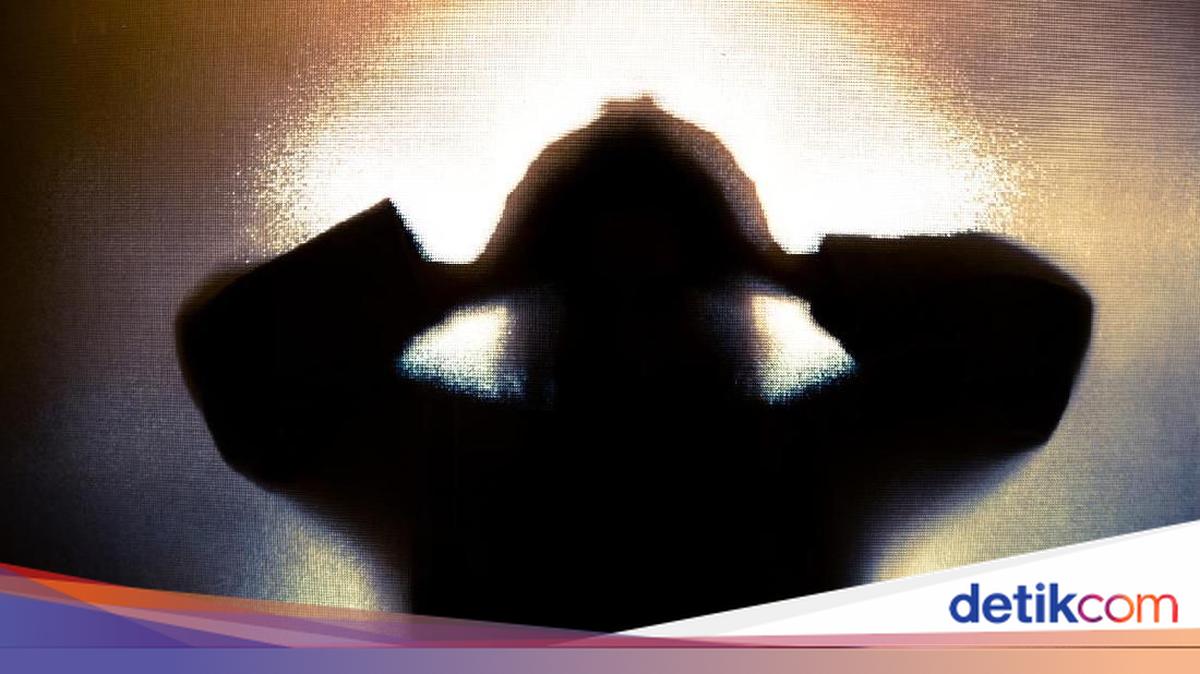 ---
Guru Ngaji Diduga Cabuli Remaja di Kamar Mandi Masjid Kendari

---