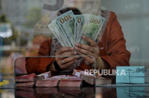 Rupiah Menyentuh Angka Rp 18.000 per Dolar AS Setelah Gubernur BI Mundur