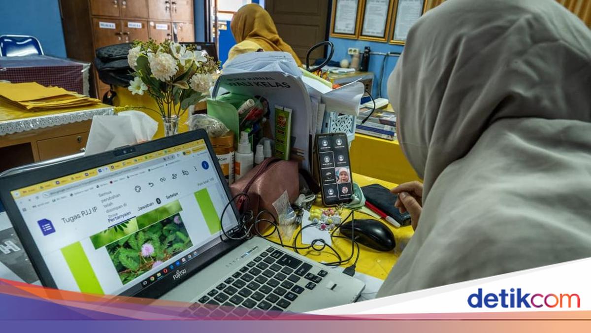 Pembelajaran Jarak Jauh Diterapkan di Jakarta Akibat Abu Vulkanik