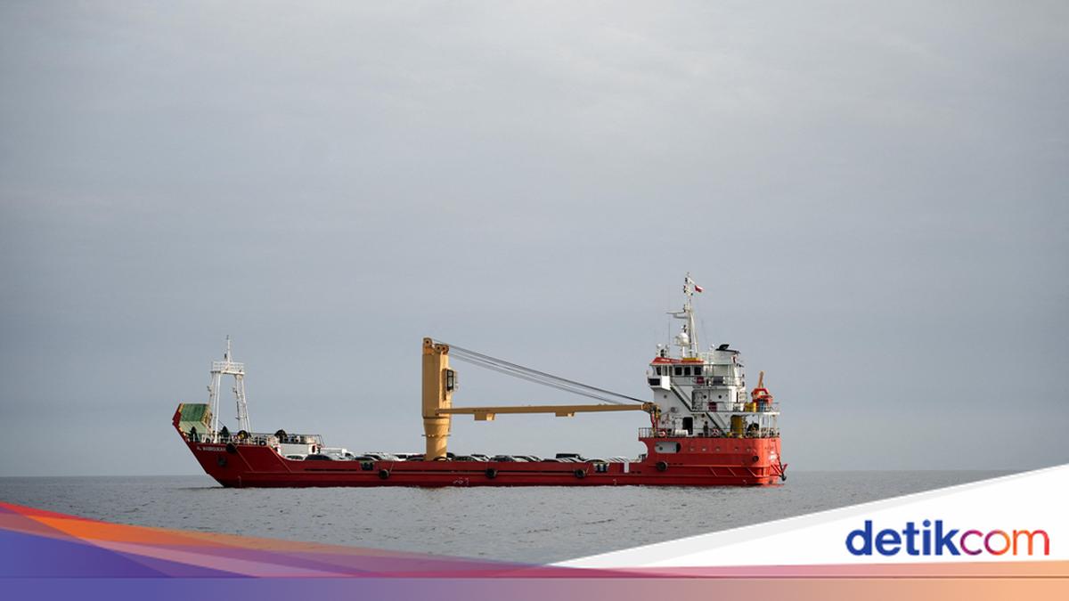 Ketegangan di Selat Hormuz, Iran Klaim Kapal Tankernya Diserang oleh AS