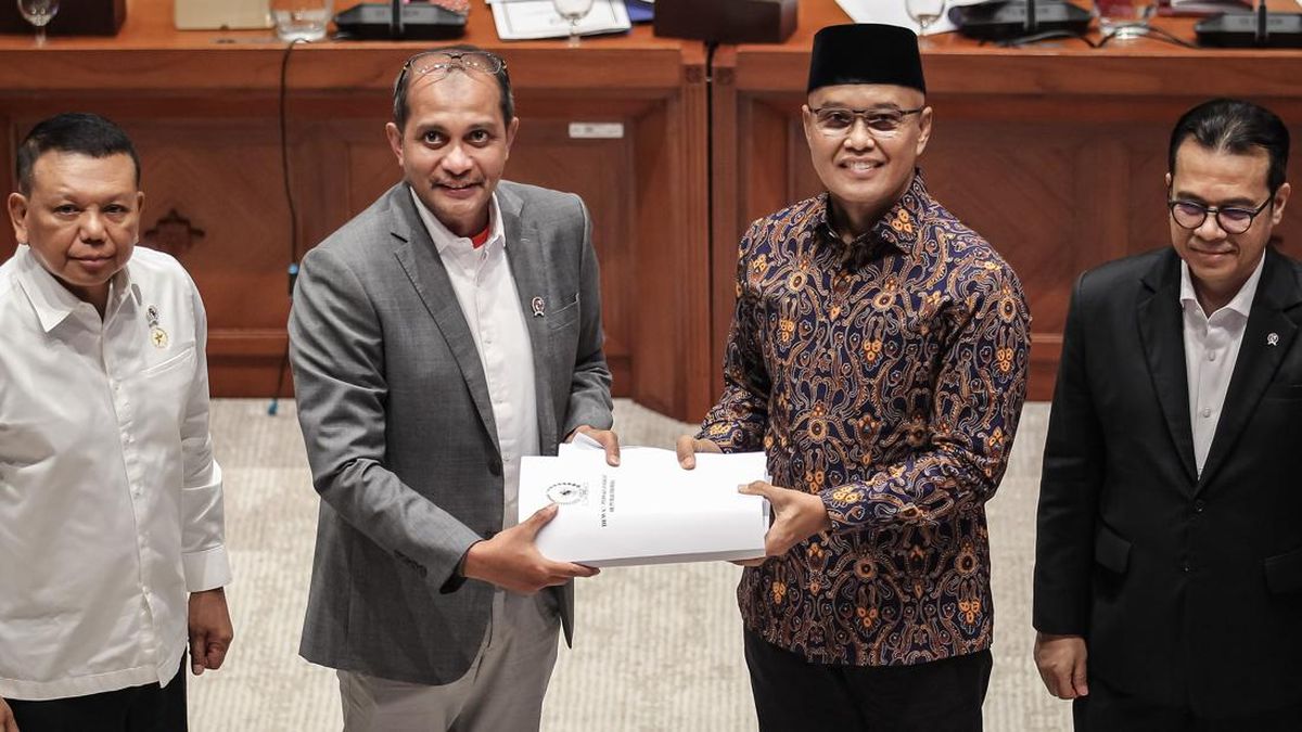 ---
DPR Mulai Bahas RUU Keamanan dan Ketahanan Siber Setelah Serahkan DIM ke Pemerintah

---