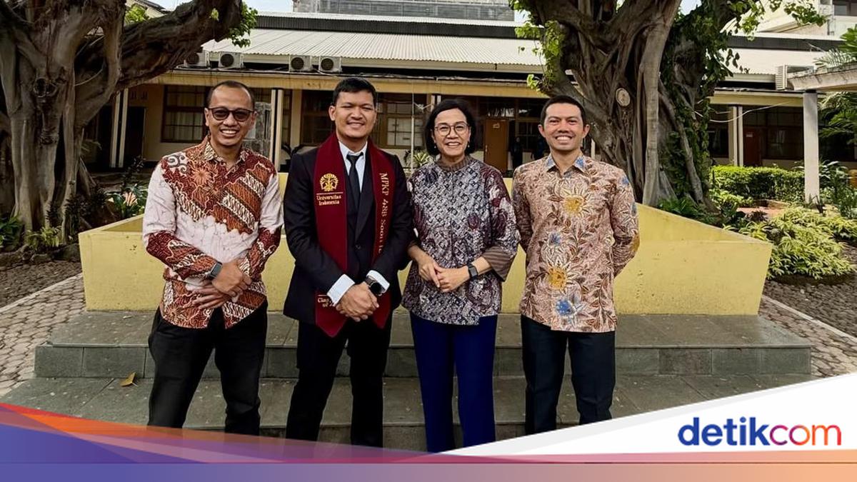 Sri Mulyani Kembali ke UI, Bangga Menjadi Penguji Tesis Lulusan Terbaik S2