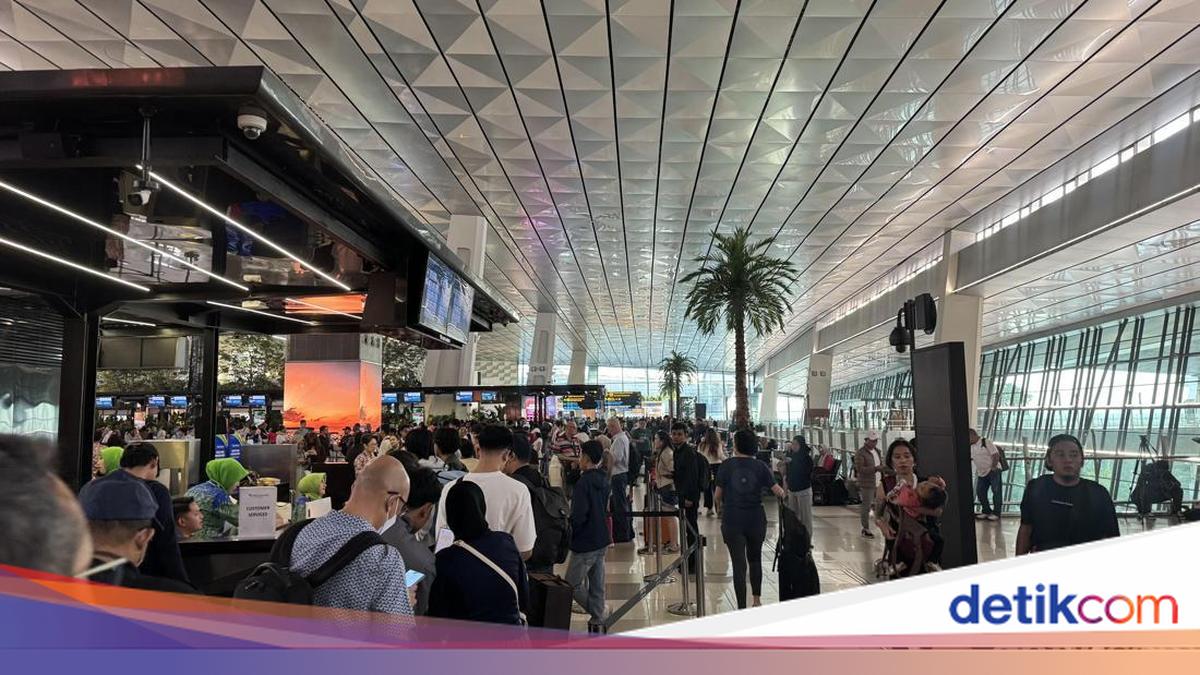 Bandara Soekarno-Hatta Ditutup Sementara Akibat Erupsi Anak Krakatau