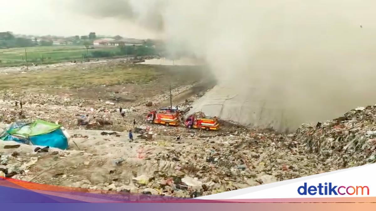Kebakaran TPA Jatiwaringin Masih Berlangsung Setelah 24 Jam, Ini Penyebabnya