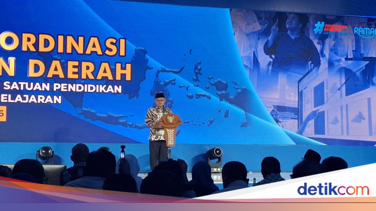 Pemerintah Targetkan Setiap Sekolah Miliki 6 Unit Smart Board pada 2027