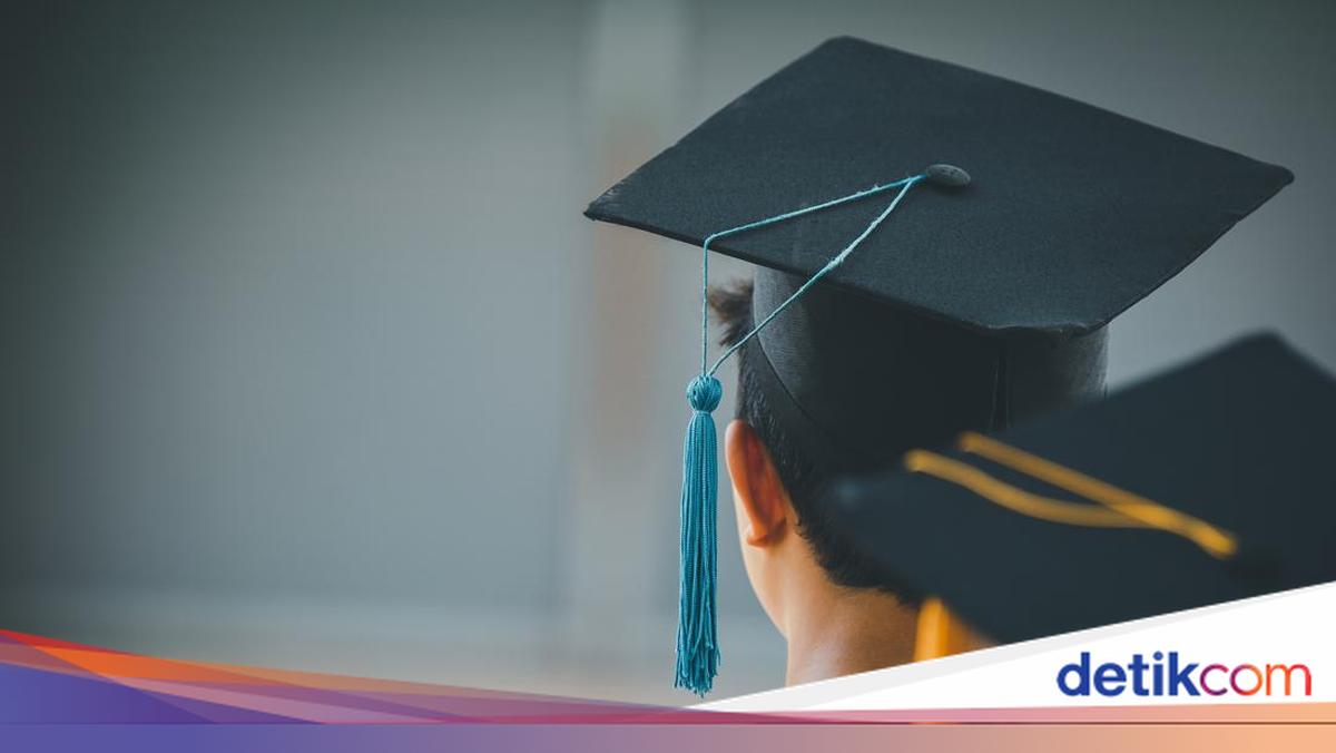 Pakar Unair: Marwah Kampus Terancam Menjadi 'Pabrik' Tenaga Kerja